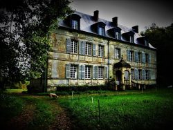 La maison la nuit